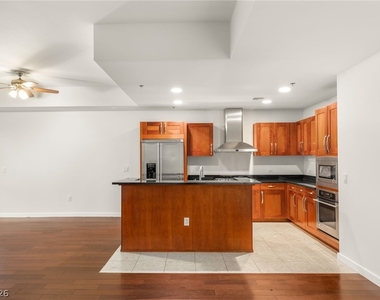 4525 Dean Martin Drive - Photo Thumbnail 7