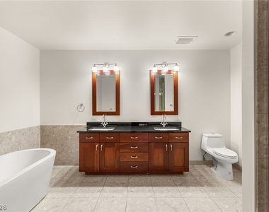 4525 Dean Martin Drive - Photo Thumbnail 22
