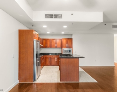 4525 Dean Martin Drive - Photo Thumbnail 9