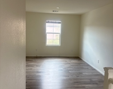 7020 Placid Lake Avenue - Photo Thumbnail 15
