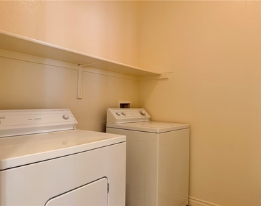 108 Topsail Drive - Photo Thumbnail 13