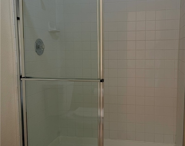 108 Topsail Drive - Photo Thumbnail 4