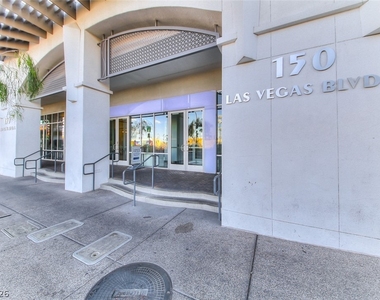 150 Las Vegas Boulevard - Photo Thumbnail 2