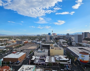 150 Las Vegas Boulevard - Photo Thumbnail 22