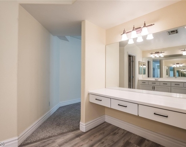 9705 Marcelline Avenue - Photo Thumbnail 17