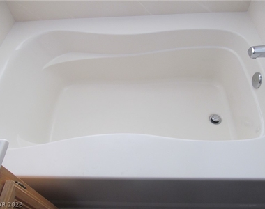 10046 Lemon Valley Avenue - Photo Thumbnail 28