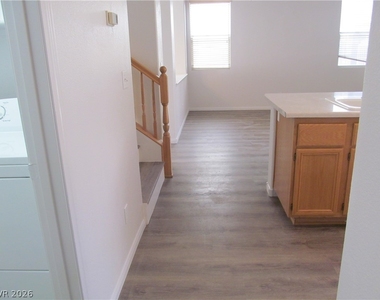 10046 Lemon Valley Avenue - Photo Thumbnail 11
