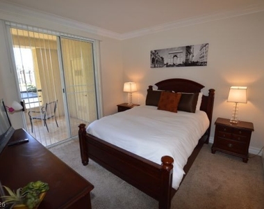270 E Flamingo Road - Photo Thumbnail 6