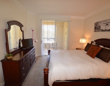 270 E Flamingo Road - Photo Thumbnail 7