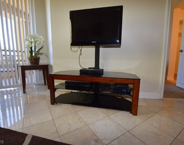 270 E Flamingo Road - Photo Thumbnail 1