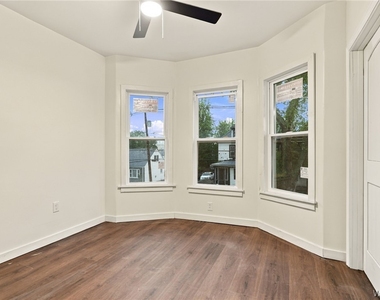 361 Marilla St (upper) - Photo Thumbnail 9