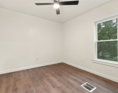 361 Marilla St (upper) - Photo Thumbnail 15