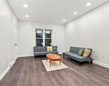 361 Marilla St (upper) - Photo Thumbnail 7