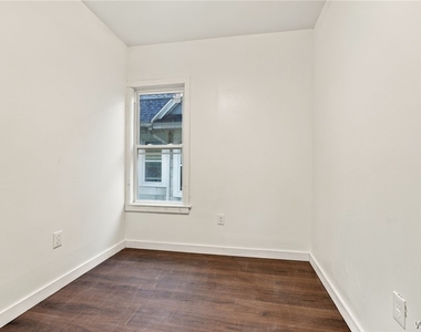 361 Marilla St (upper) - Photo Thumbnail 11