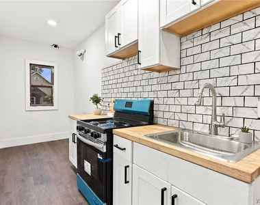 361 Marilla St (lower) - Photo Thumbnail 8