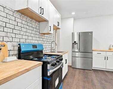361 Marilla St (lower) - Photo Thumbnail 7