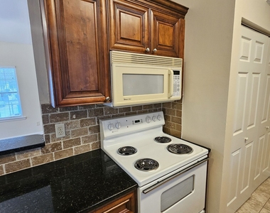 551 N Fairfield Drive - Photo Thumbnail 7