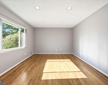 2938 Dover Drive - Photo Thumbnail 4
