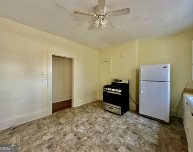 403 E Elm Street - Photo Thumbnail 1