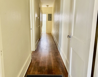 403 E Elm Street - Photo Thumbnail 5