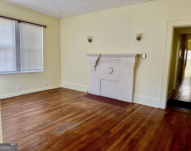 403 E Elm Street - Photo Thumbnail 4