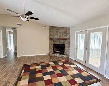 403 Fairfield Court - Photo Thumbnail 2
