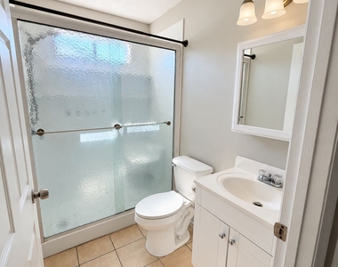 403 Fairfield Court - Photo Thumbnail 12