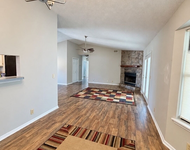 403 Fairfield Court - Photo Thumbnail 6