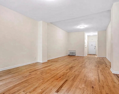 226 East 74th Street - Photo Thumbnail 5