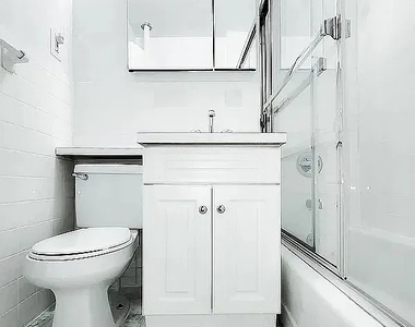 226 East 74th Street - Photo Thumbnail 6