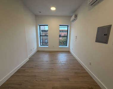 72 West 126th Street - Photo Thumbnail 2