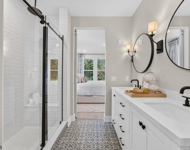 12 Court Ln - Photo Thumbnail 15