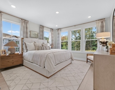 12 Court Ln - Photo Thumbnail 13