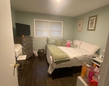 291 Lawrence Avenue - Photo Thumbnail 4