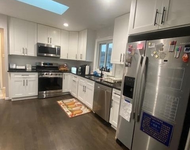 291 Lawrence Avenue - Photo Thumbnail 10