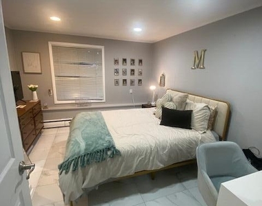 291 Lawrence Avenue - Photo Thumbnail 2