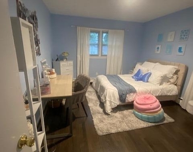 291 Lawrence Avenue - Photo Thumbnail 1