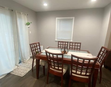 291 Lawrence Avenue - Photo Thumbnail 5