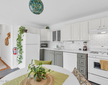 1409 Bangs Avenue - Photo Thumbnail 3