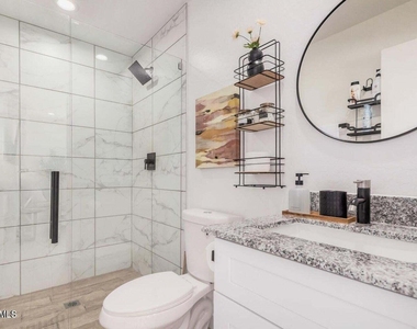 119 S 84th Way - Photo Thumbnail 6
