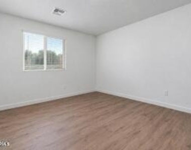 119 S 84th Way - Photo Thumbnail 15