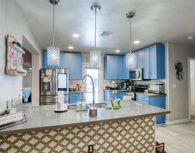 1817 N 21st Street - Photo Thumbnail 5