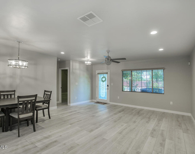 1817 N 21st Street - Photo Thumbnail 3