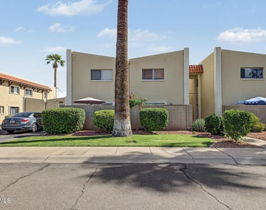 4925 N 73rd Street - Photo Thumbnail 4