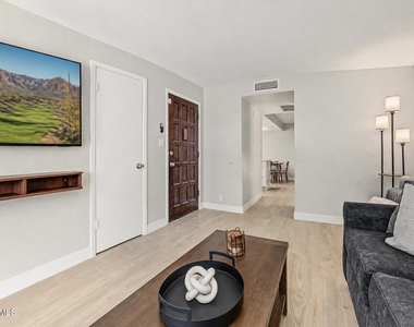 4925 N 73rd Street - Photo Thumbnail 10