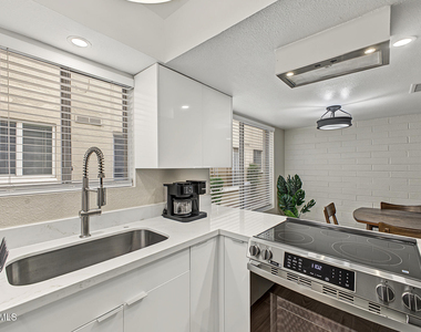 4925 N 73rd Street - Photo Thumbnail 13