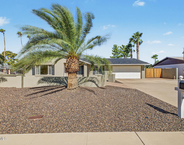 4616 E Voltaire Avenue - Photo Thumbnail 1