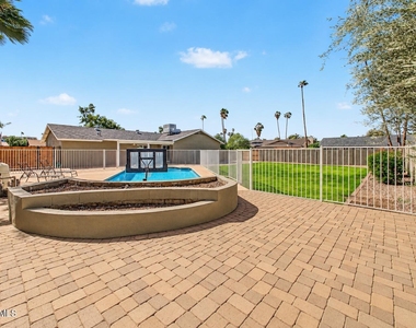 4616 E Voltaire Avenue - Photo Thumbnail 35