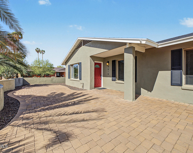 4616 E Voltaire Avenue - Photo Thumbnail 5