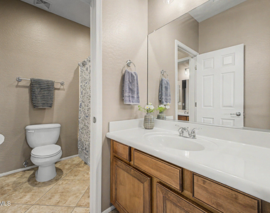 1076 E Euclid Avenue - Photo Thumbnail 32
